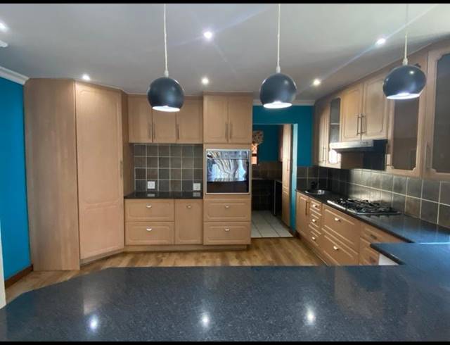 3 BEDROOM PROPERTY TO RENT IN GLEN MARAIS